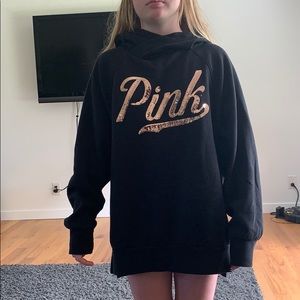Pink Brand Hoodie, black size woman’s small